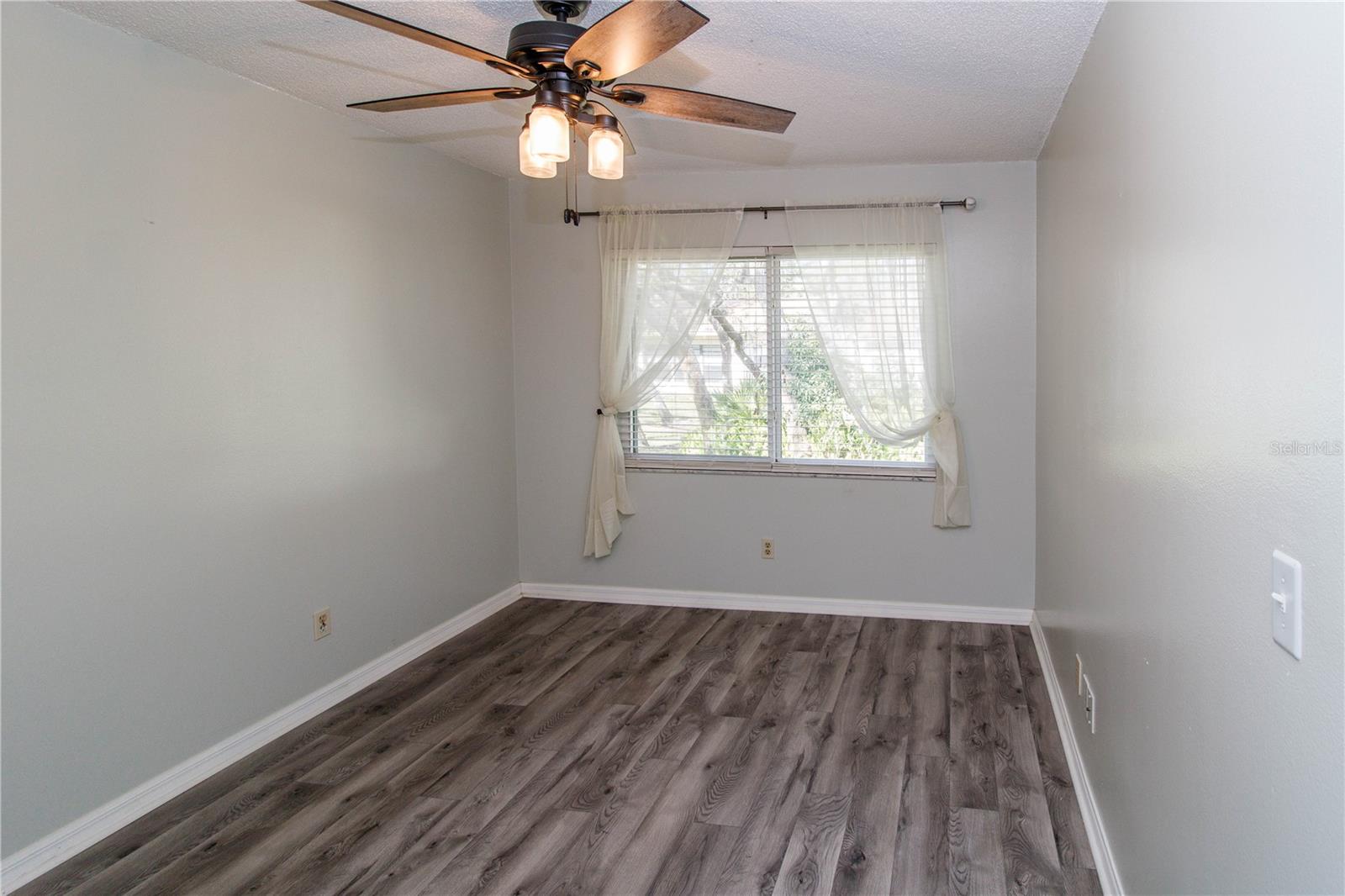 Image 11 of 35 For 11515 Scotch Pine Drive