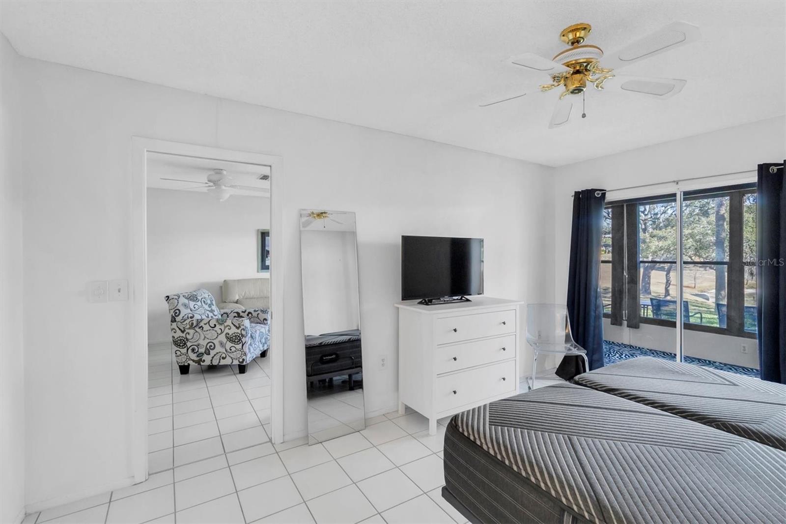 Image 13 of 63 For 11410 Carriage Hill #1 Drive 1