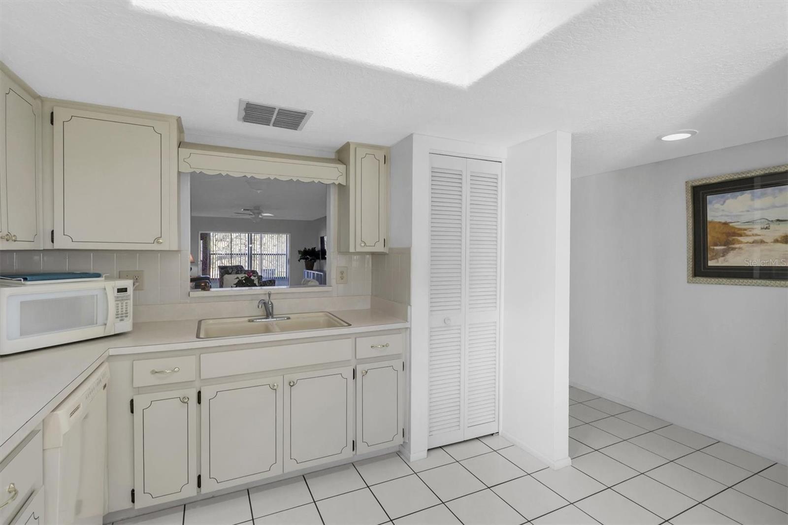 Image 8 of 63 For 11410 Carriage Hill #1 Drive 1