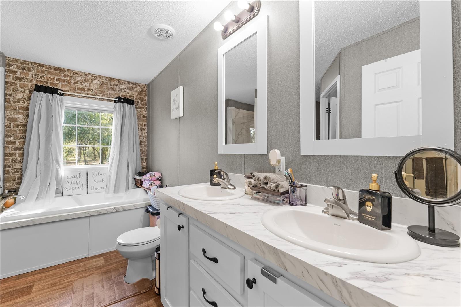 Image 15 of 35 For 18625 Deason Drive