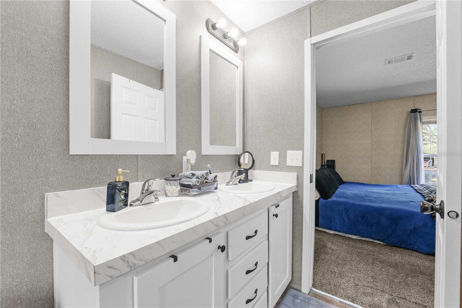 Image 16 of 35 For 18625 Deason Drive