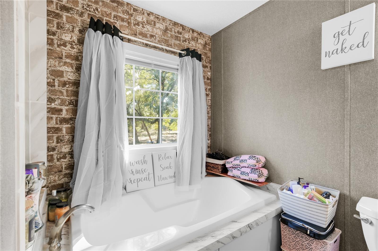 Image 17 of 35 For 18625 Deason Drive