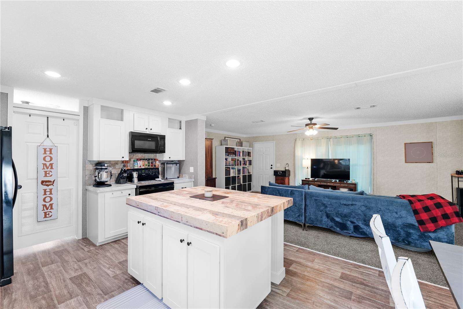 Image 9 of 35 For 18625 Deason Drive