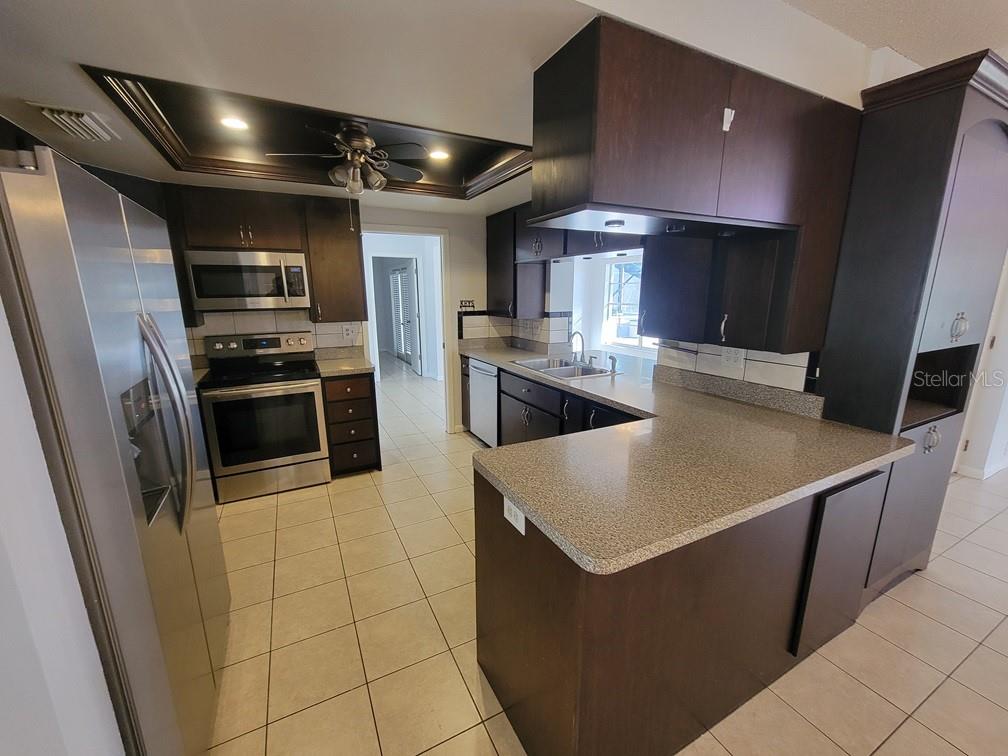 Image 11 of 33 For 8542 Braxton Drive