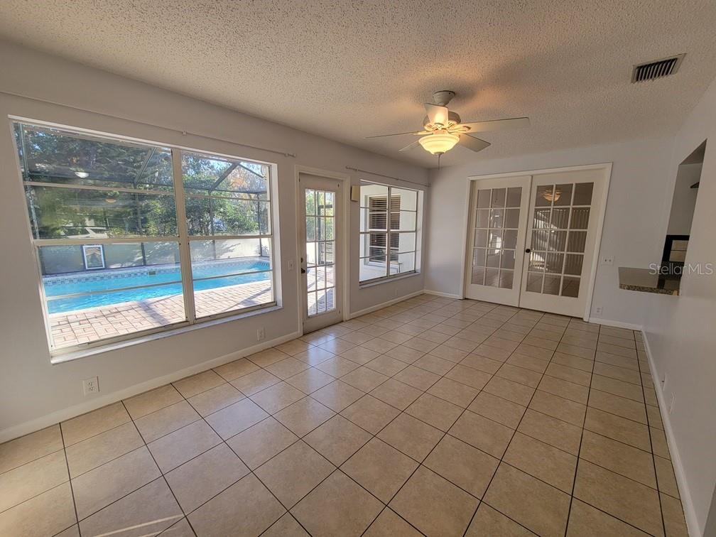 Image 14 of 33 For 8542 Braxton Drive