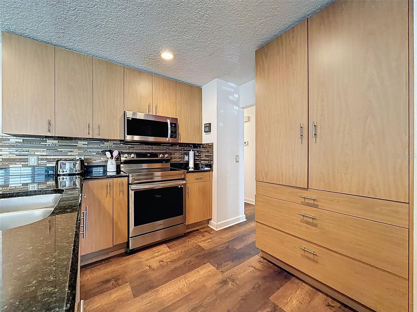 Image 10 of 29 For 8331 Bluebonnet Place