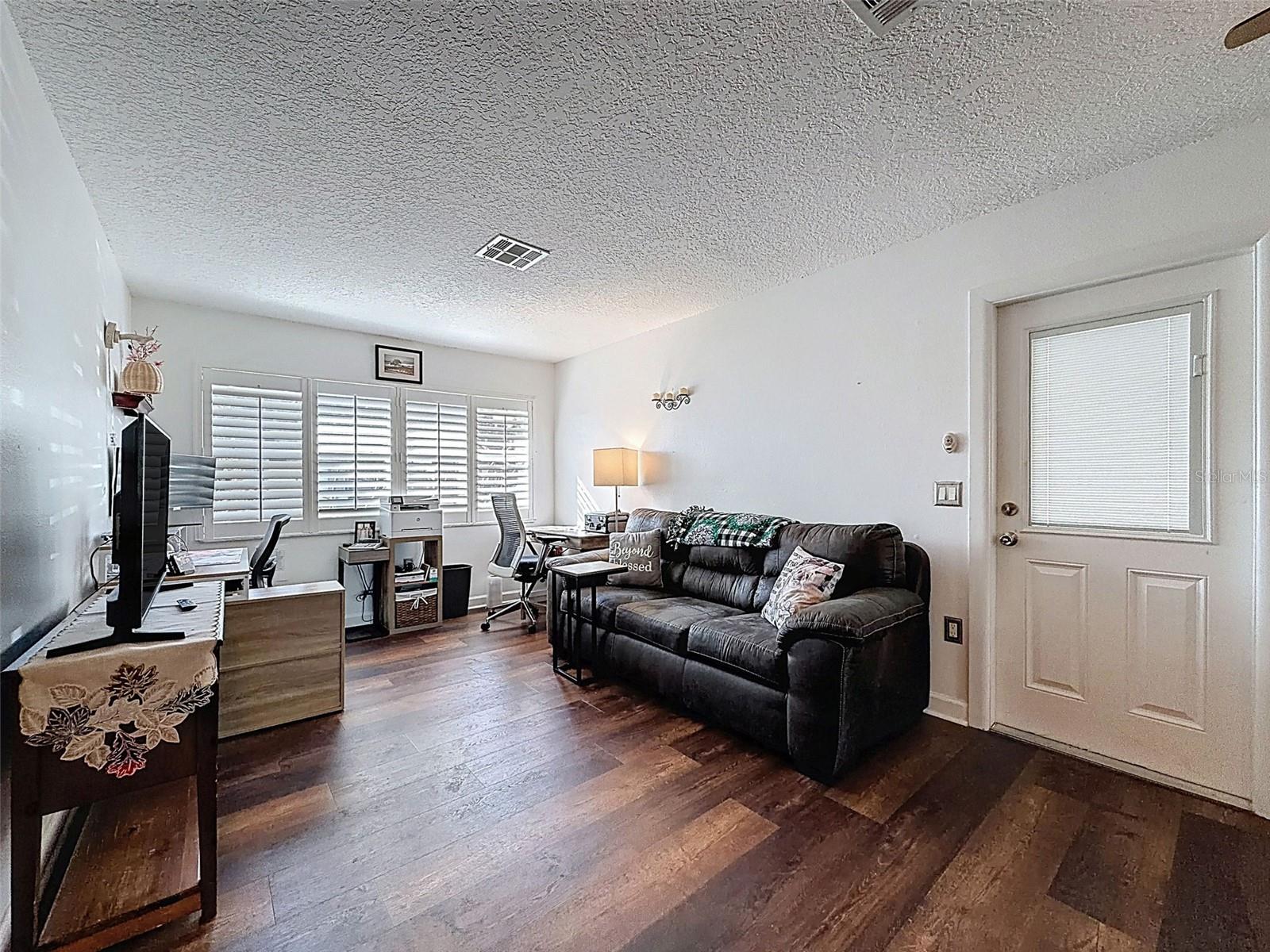 Image 12 of 29 For 8331 Bluebonnet Place