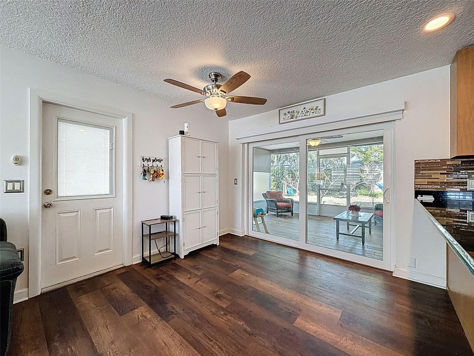 Image 13 of 29 For 8331 Bluebonnet Place