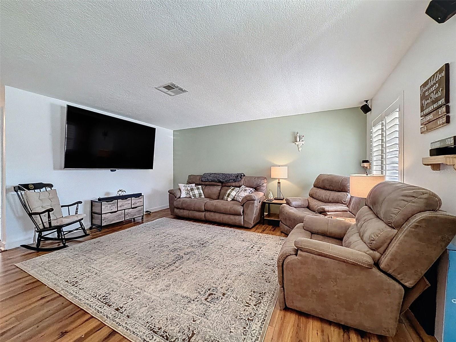 Image 4 of 29 For 8331 Bluebonnet Place