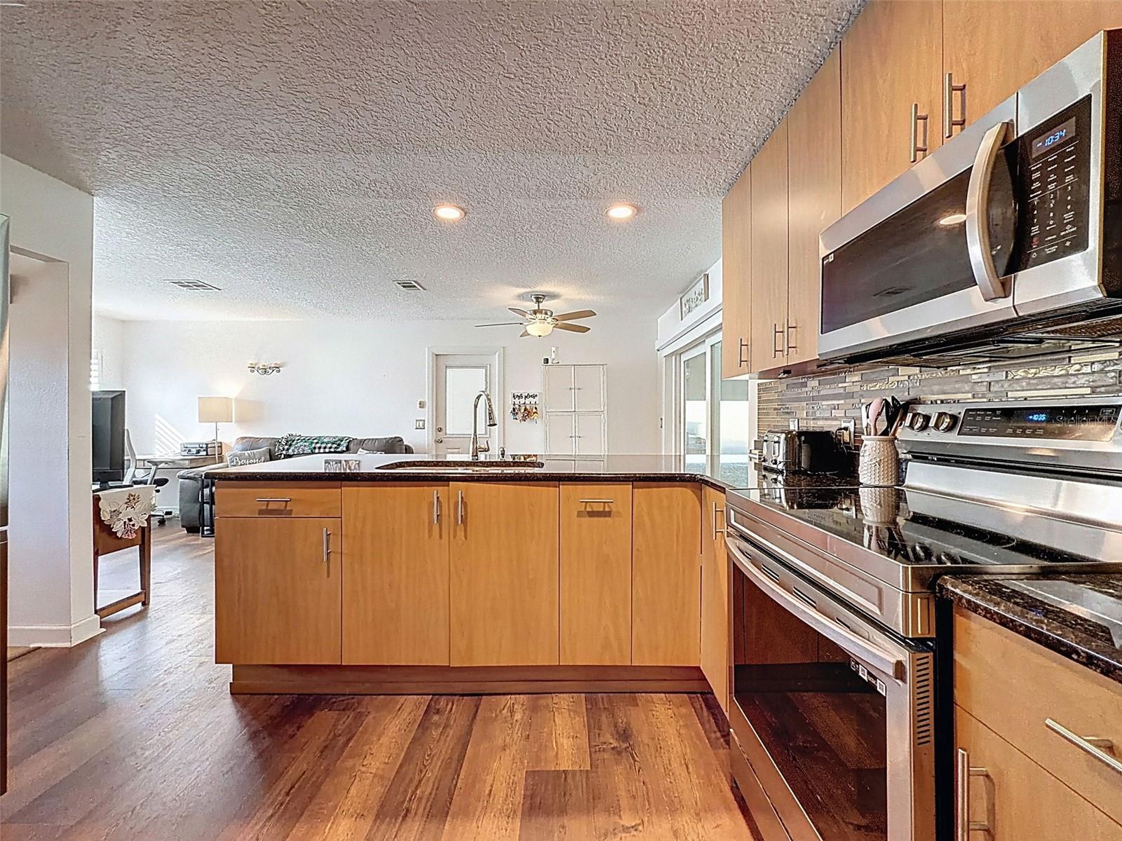 Image 9 of 29 For 8331 Bluebonnet Place