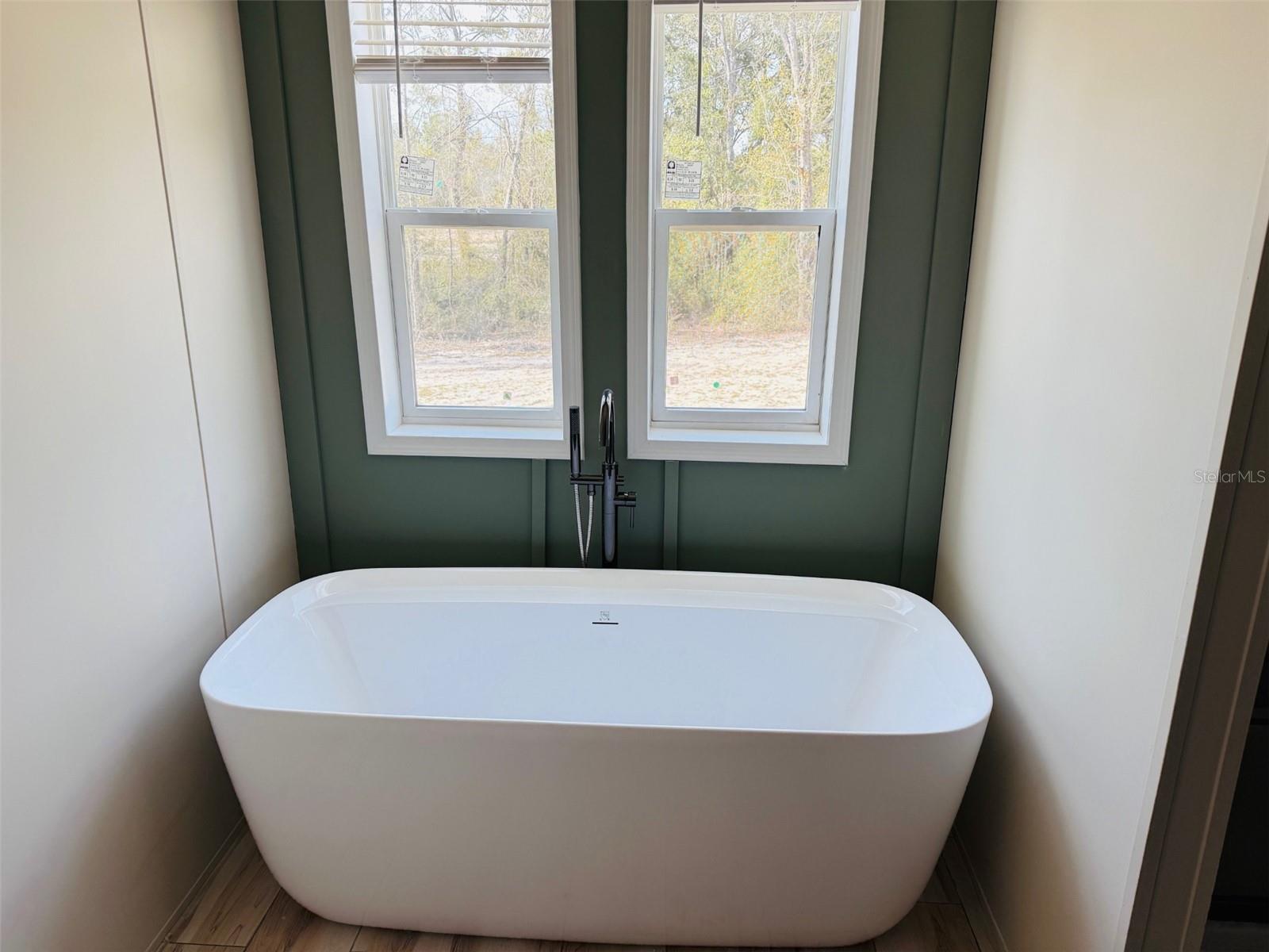 Image 12 of 15 For 14322 98th Street