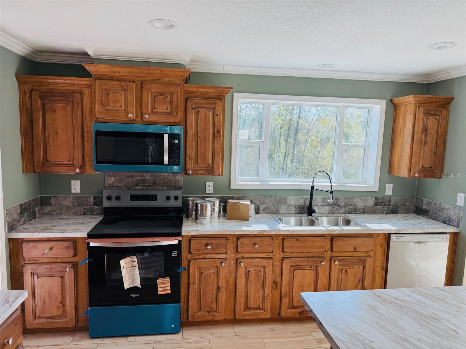 Image 4 of 15 For 14322 98th Street