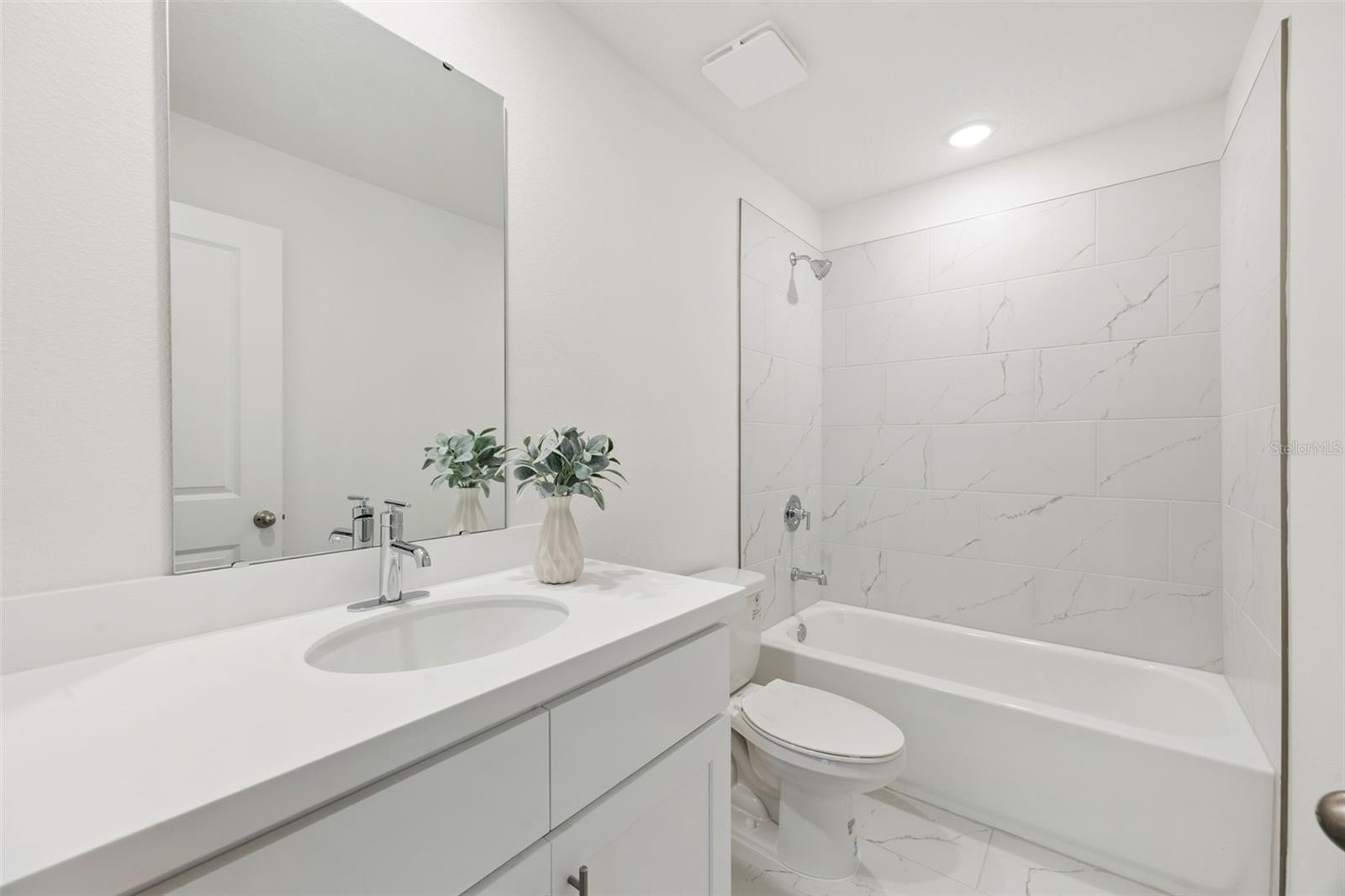 Image 34 of 41 For 5257 Luisa Court