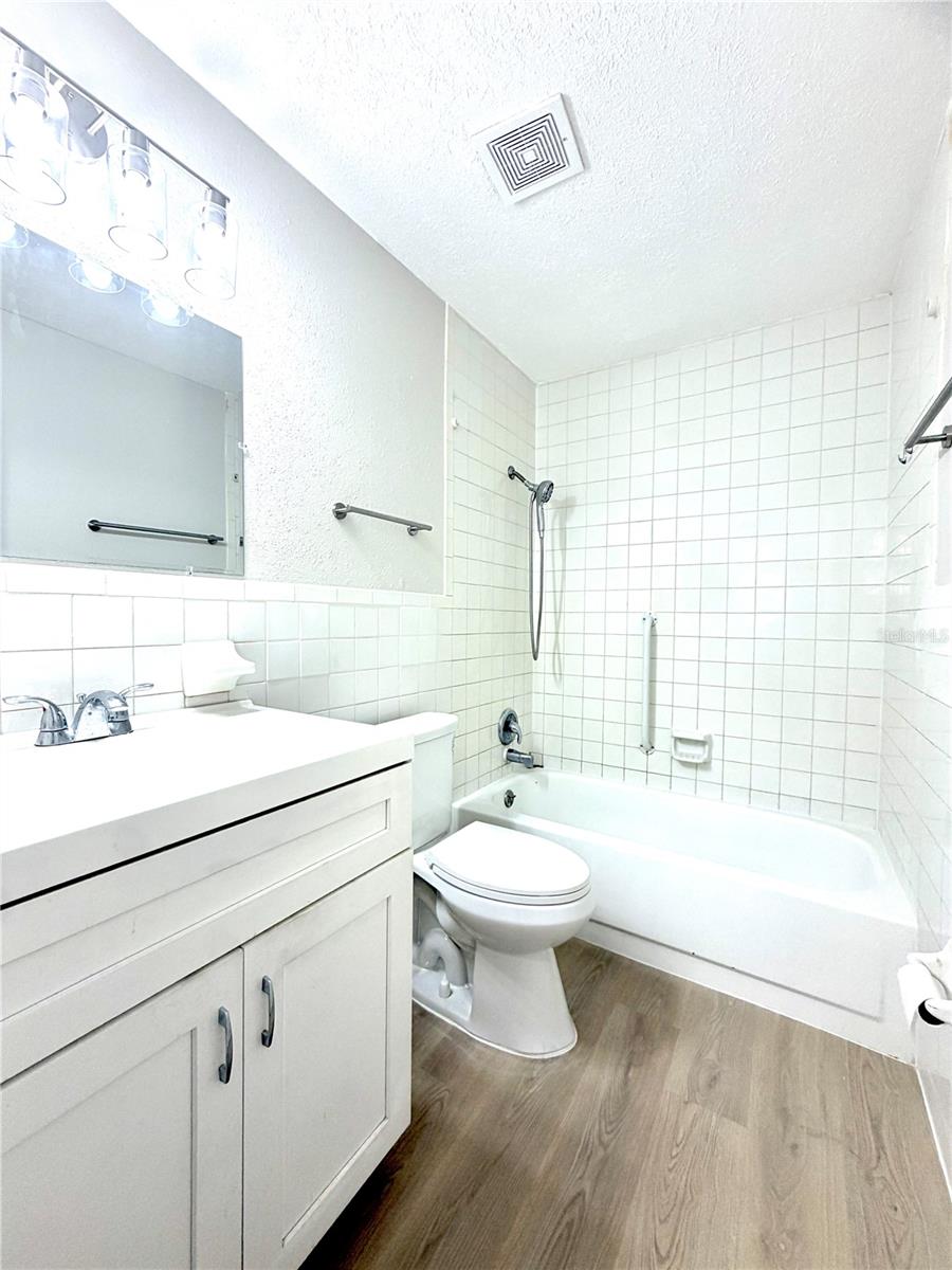 Image 14 of 22 For 5828 Gulf Drive