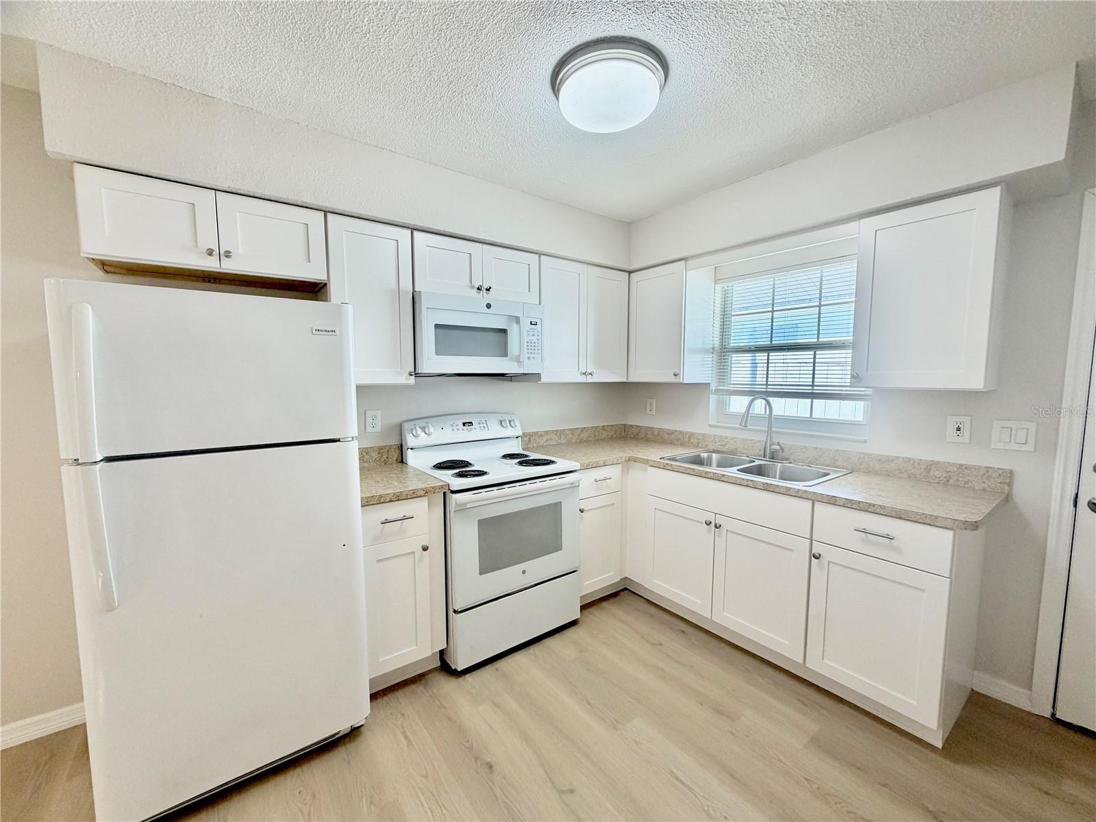 Image 5 of 22 For 5828 Gulf Drive