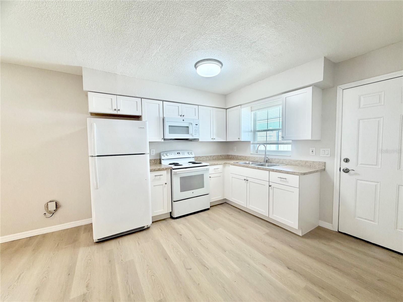 Image 6 of 22 For 5828 Gulf Drive