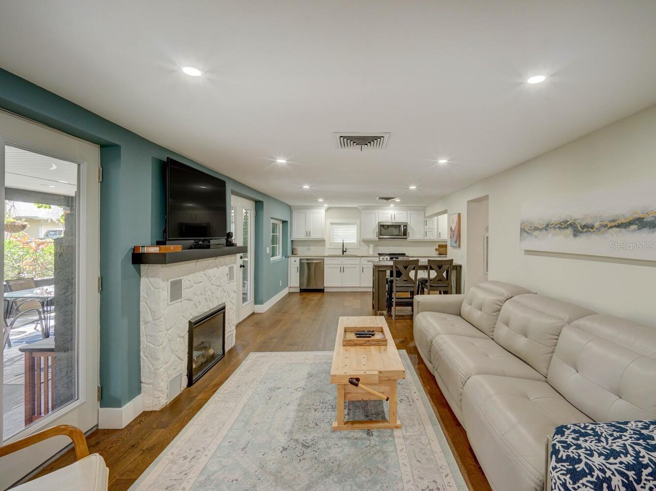 Image 11 of 66 For 6746 River Road