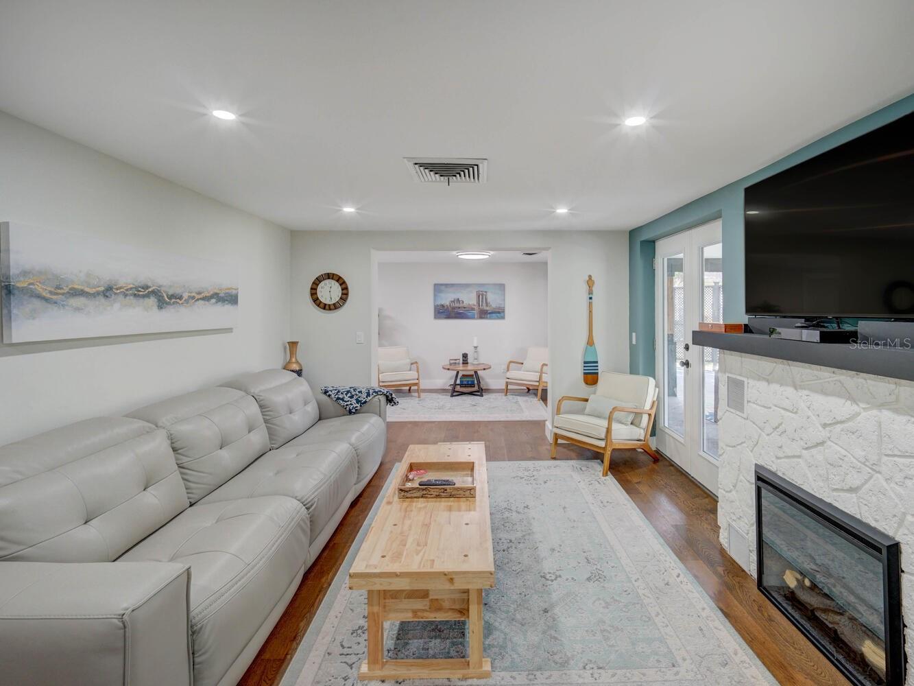 Image 14 of 66 For 6746 River Road