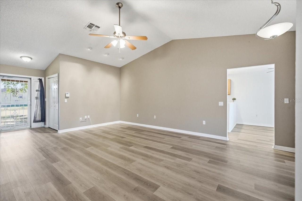 Image 11 of 38 For 6825 Kentucky Avenue