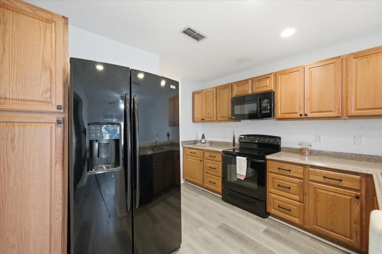 Image 17 of 38 For 6825 Kentucky Avenue