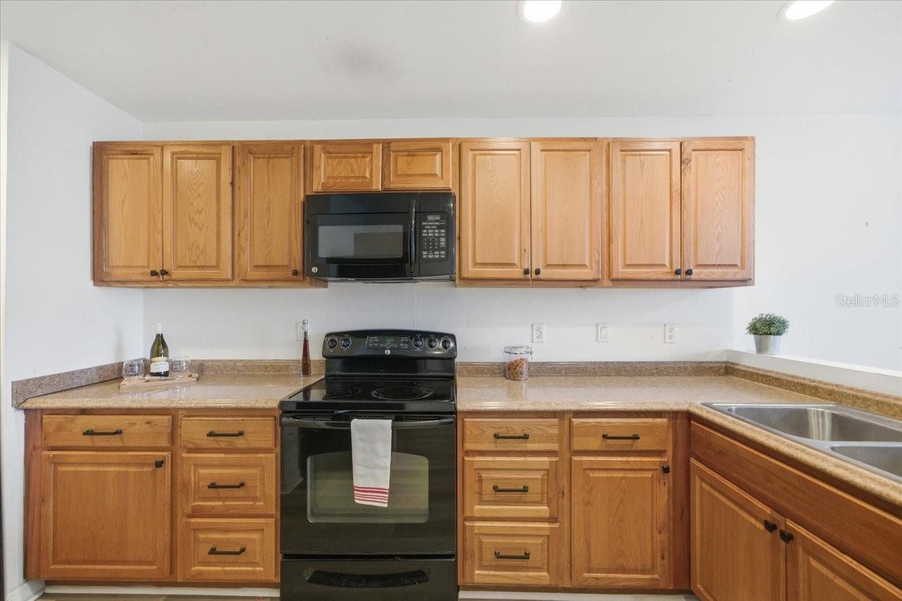 Image 18 of 38 For 6825 Kentucky Avenue