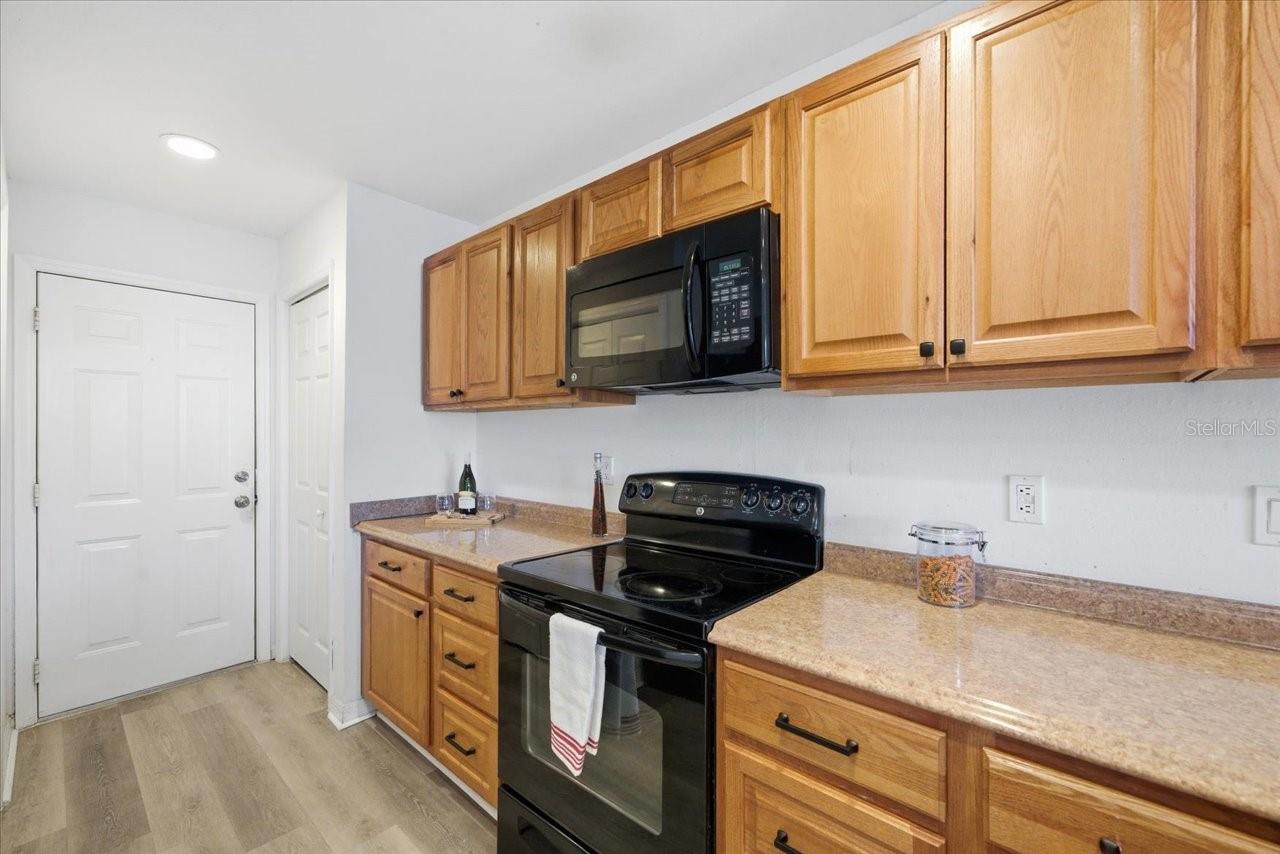 Image 19 of 38 For 6825 Kentucky Avenue