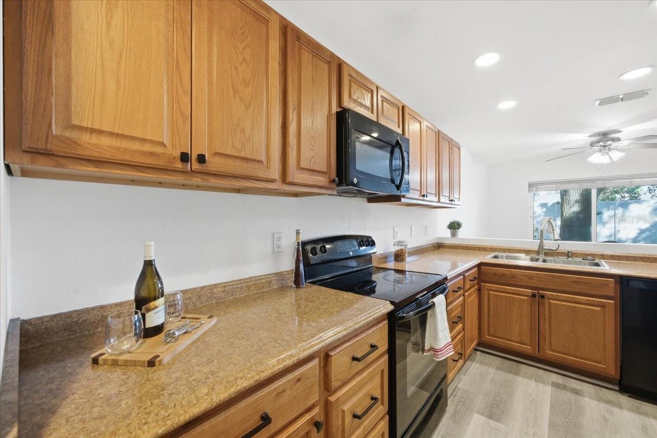 Image 20 of 38 For 6825 Kentucky Avenue