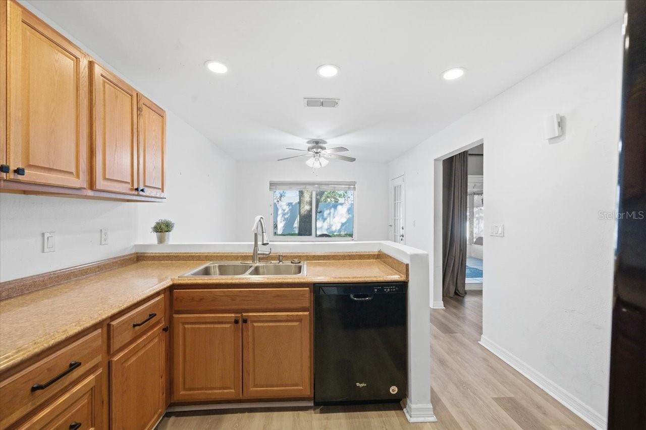 Image 21 of 38 For 6825 Kentucky Avenue