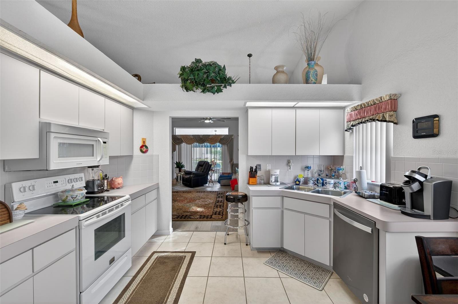 Image 18 of 56 For 9288 New Orleans Drive