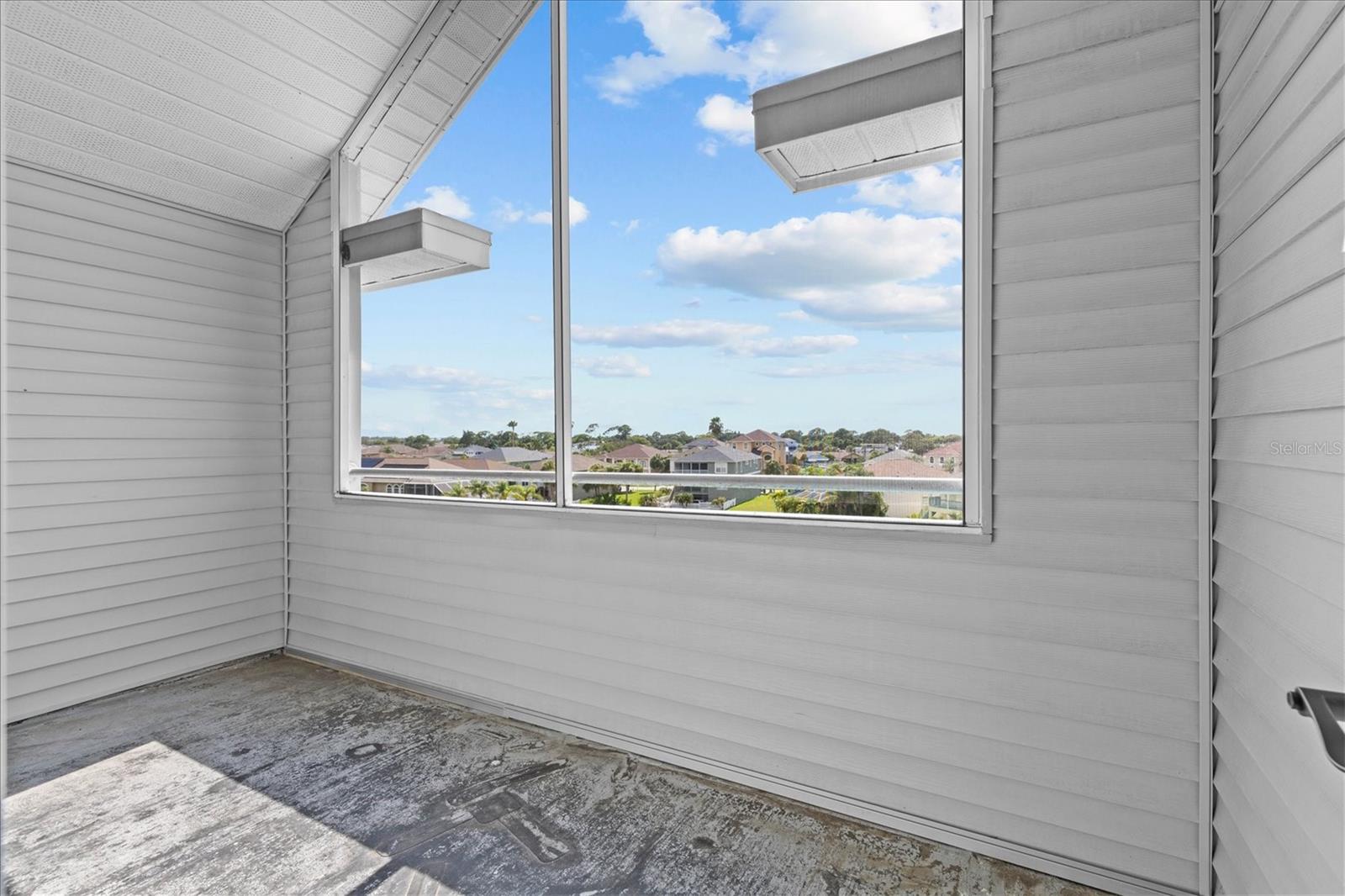 Image 36 of 43 For 5537 Sea Forest Drive 307