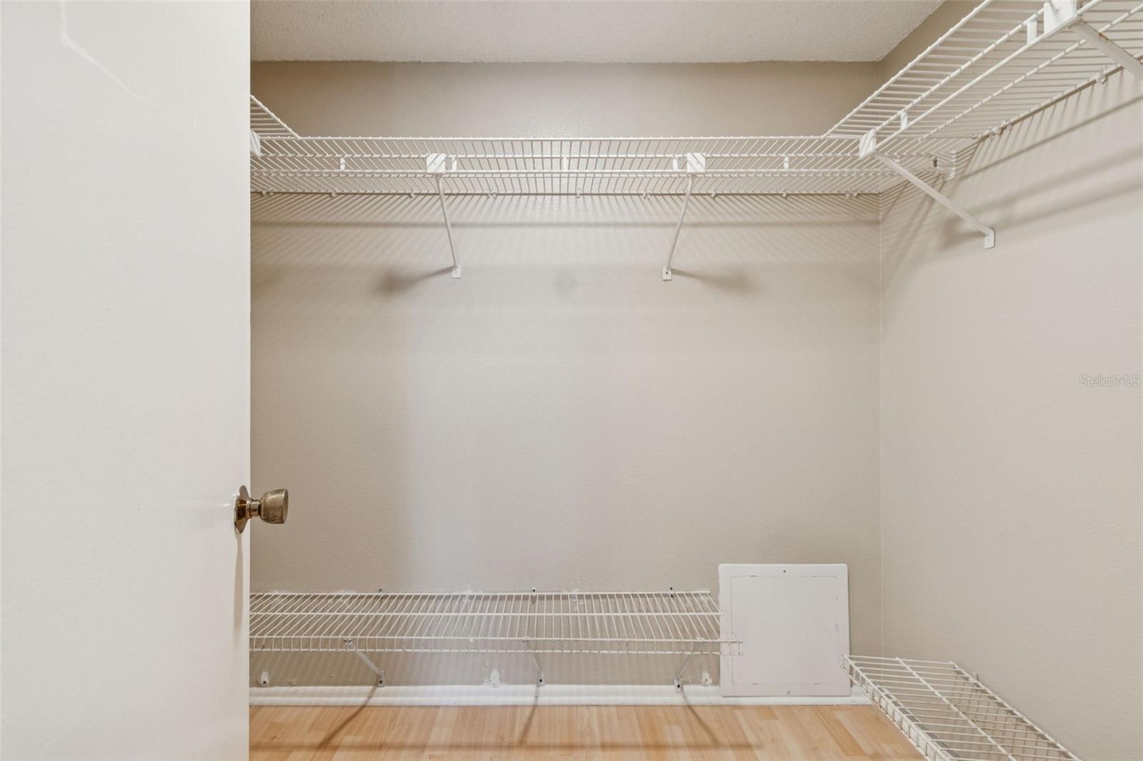 Image 22 of 65 For 208 Palmetto Ct 208