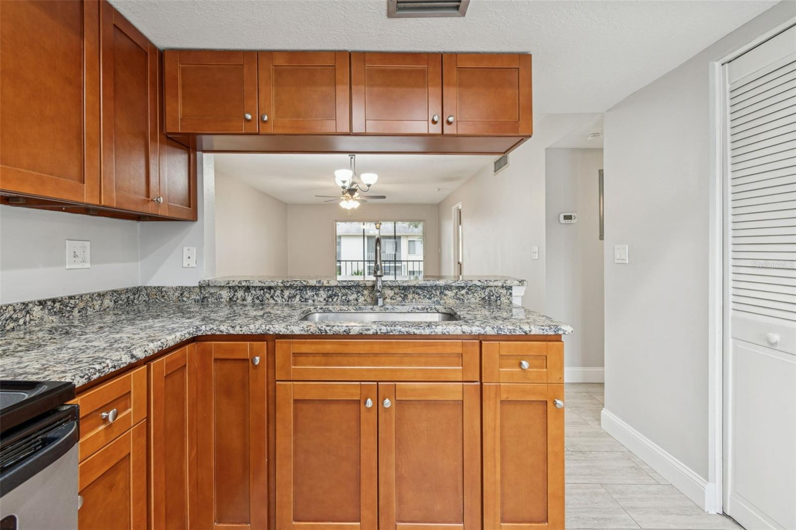 Image 26 of 65 For 208 Palmetto Ct 208