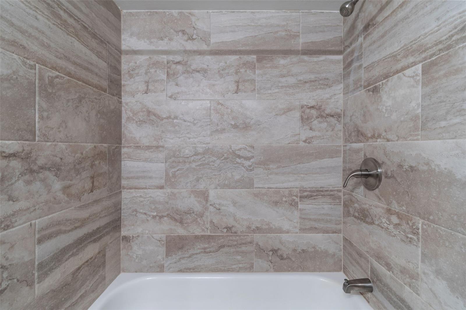 Image 27 of 65 For 208 Palmetto Ct 208