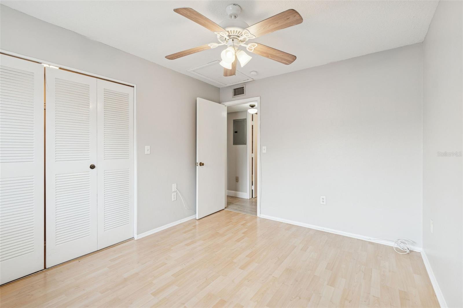 Image 29 of 65 For 208 Palmetto Ct 208