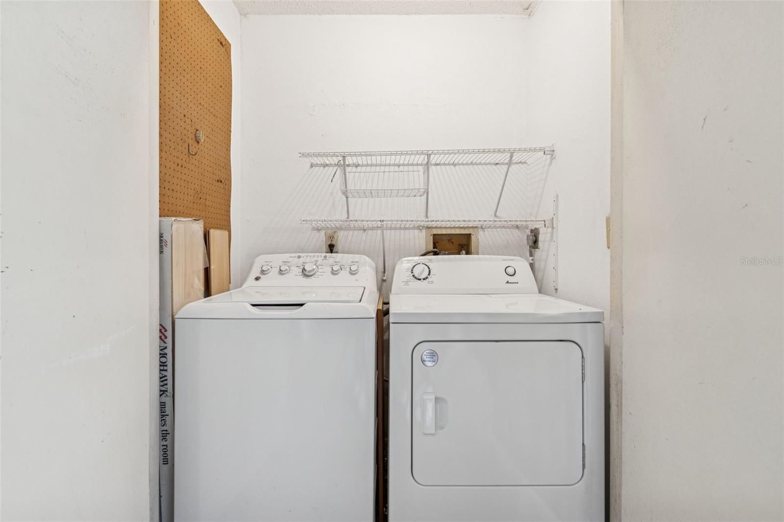 Image 38 of 65 For 208 Palmetto Ct 208