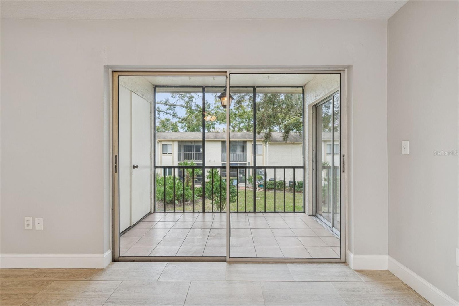 Image 8 of 65 For 208 Palmetto Ct 208