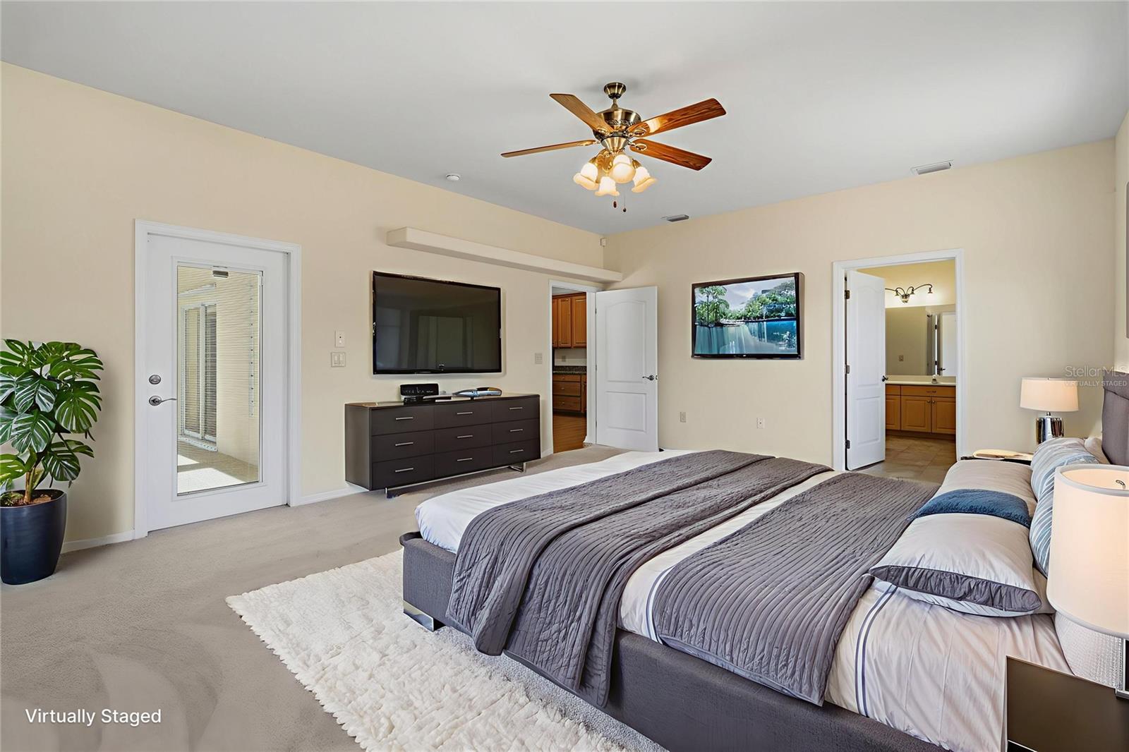 Image 14 of 39 For 16870 Akins Drive