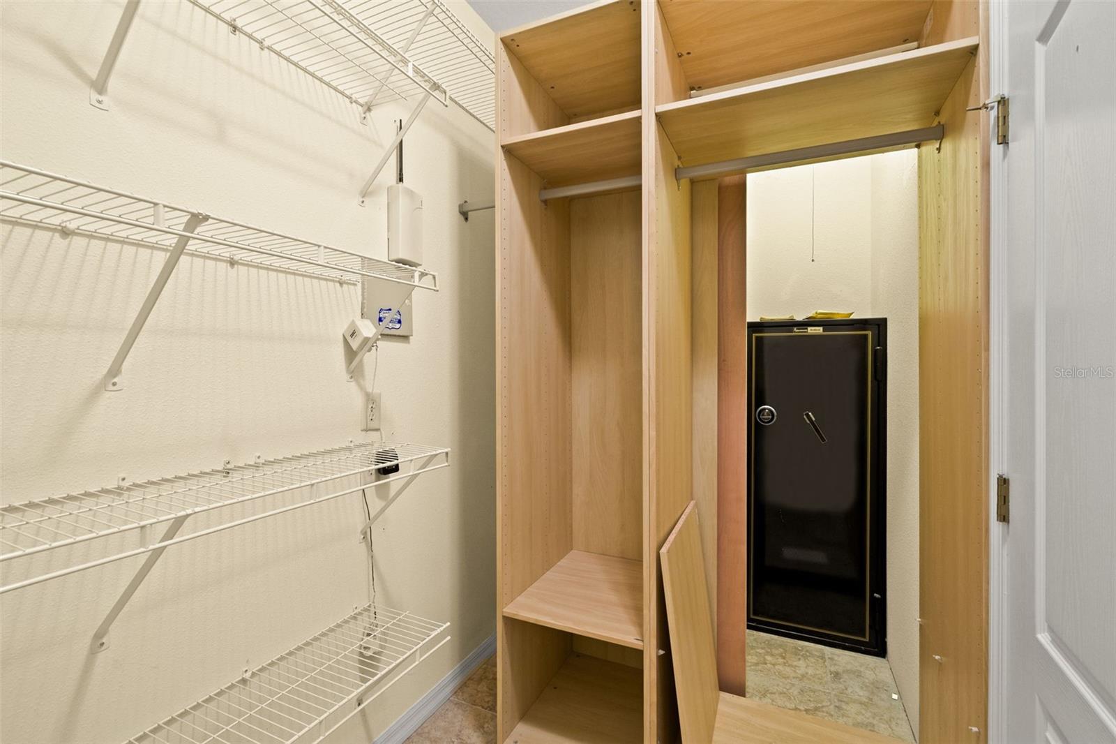 Image 19 of 39 For 16870 Akins Drive