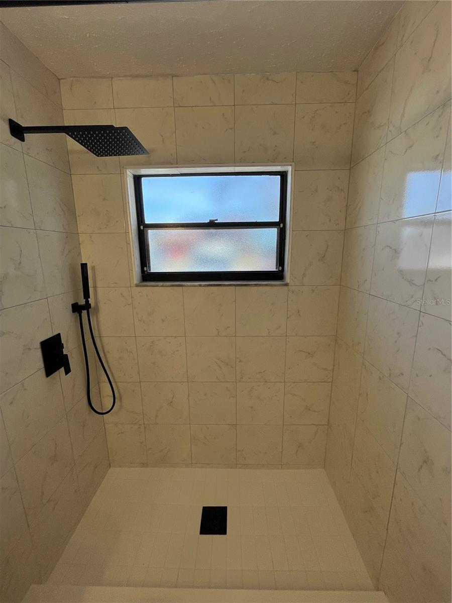 Image 21 of 34 For 5005 Muriel Lane