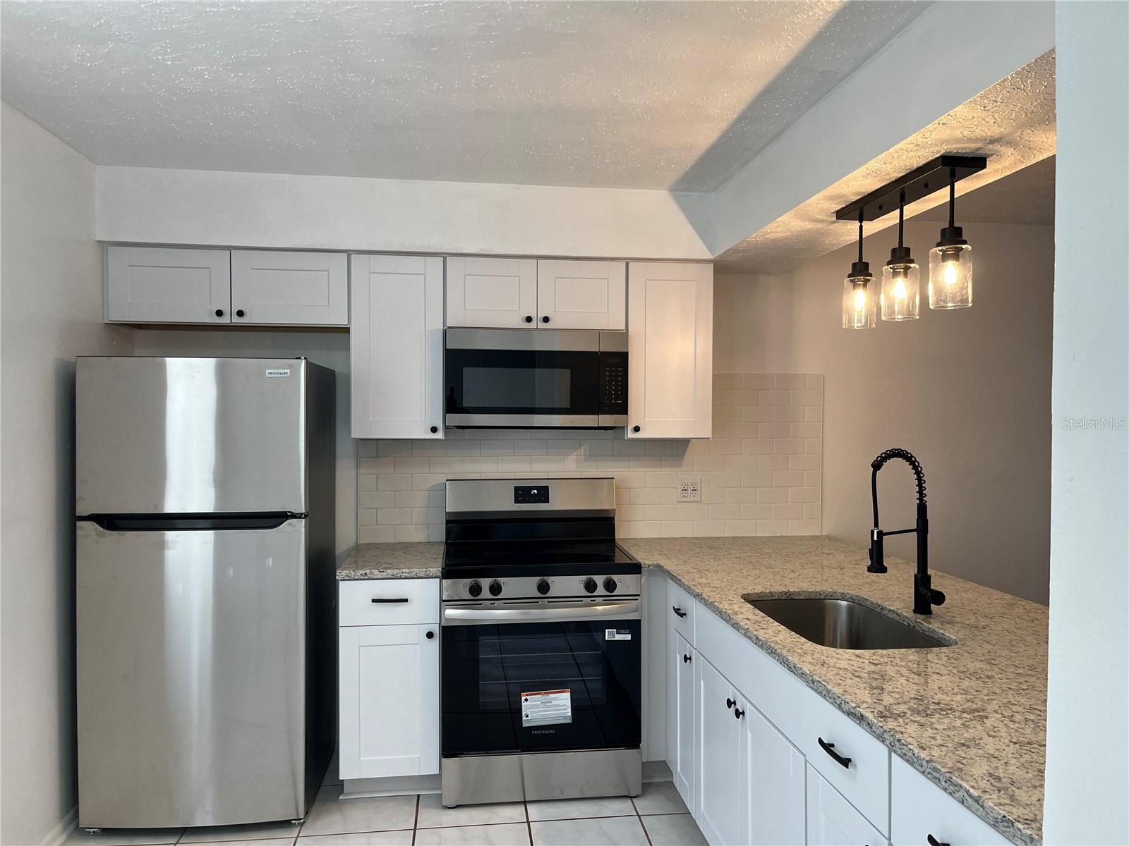 Image 6 of 34 For 5005 Muriel Lane