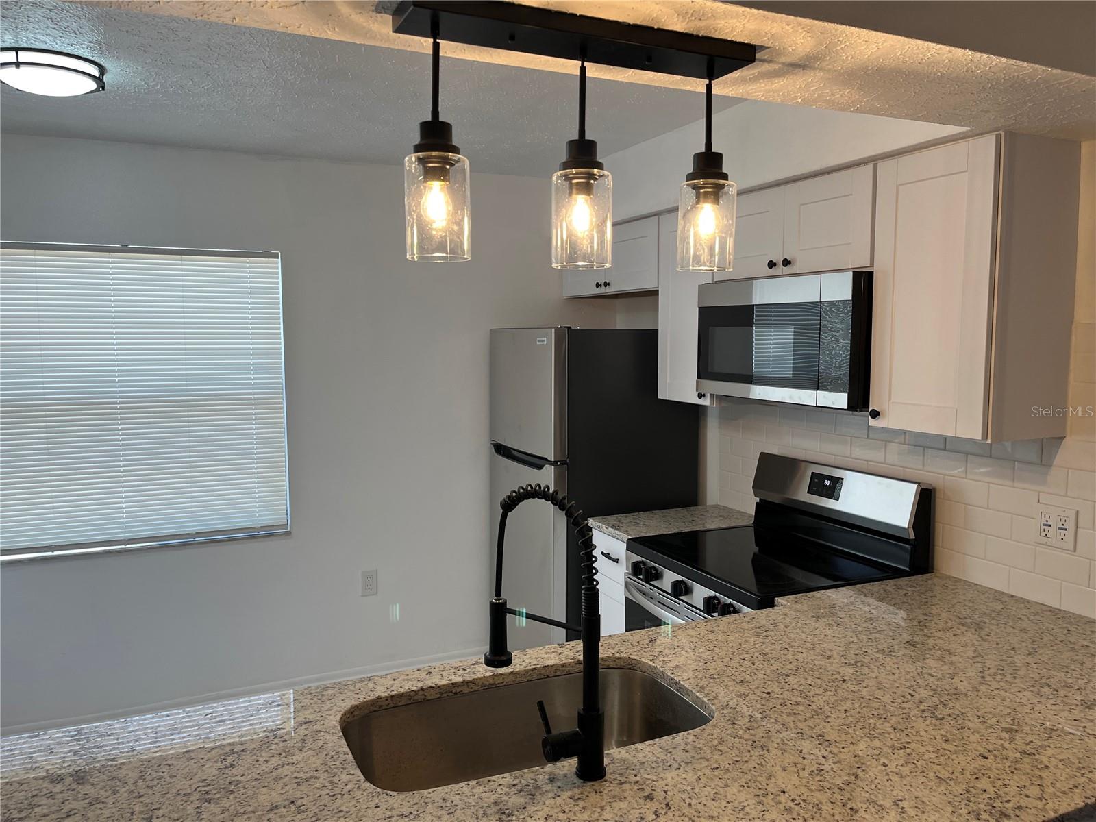 Image 9 of 34 For 5005 Muriel Lane