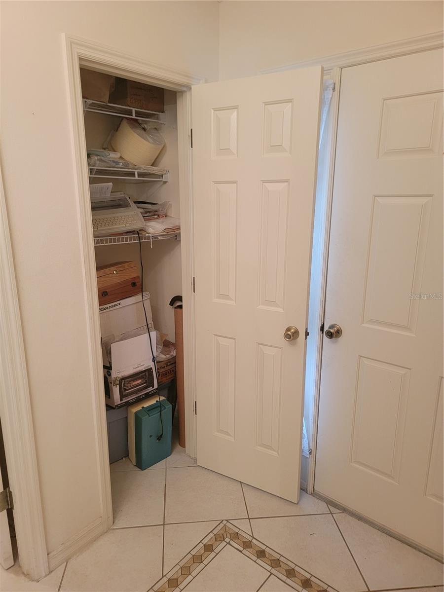 Image 10 of 39 For 1033 Oak Forest Drive