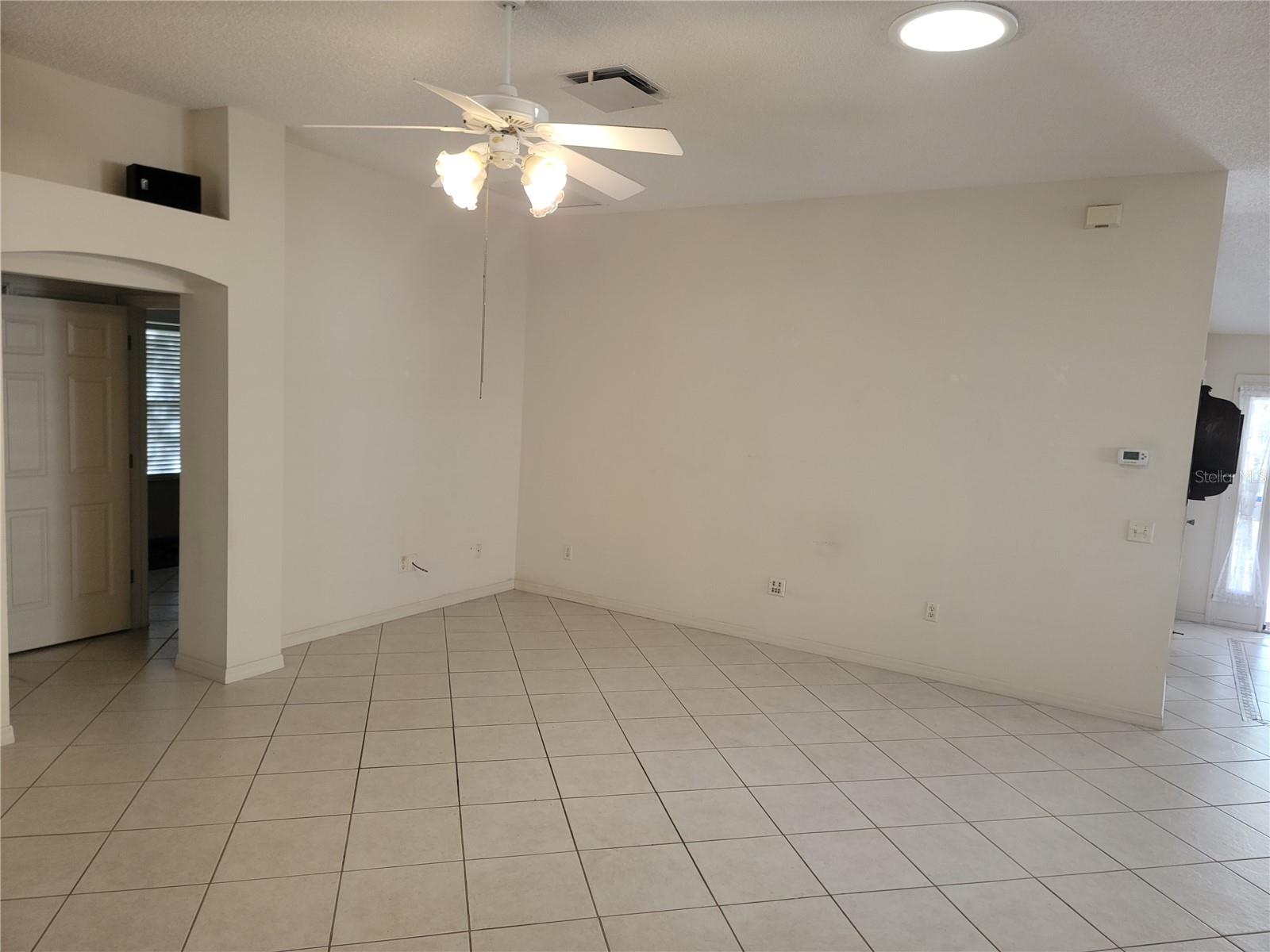 Image 12 of 39 For 1033 Oak Forest Drive