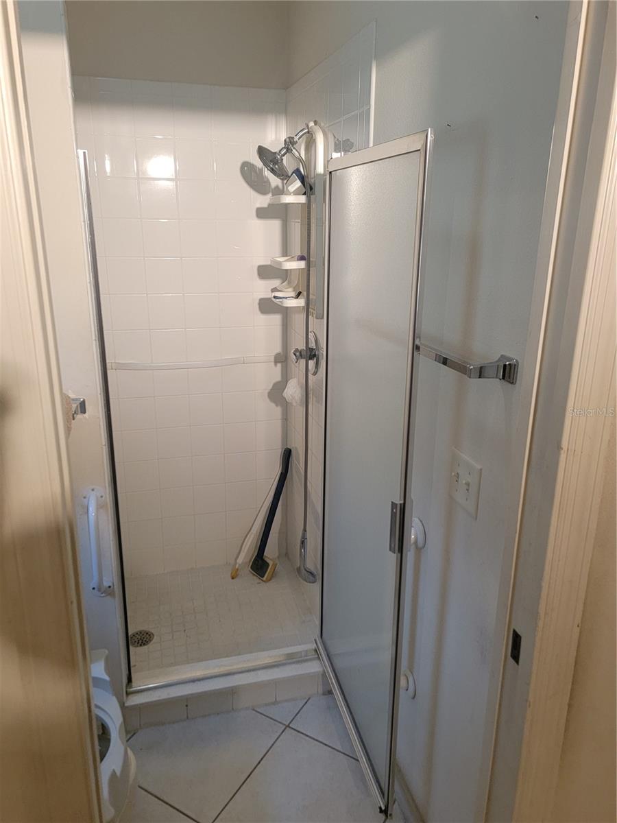 Image 24 of 39 For 1033 Oak Forest Drive