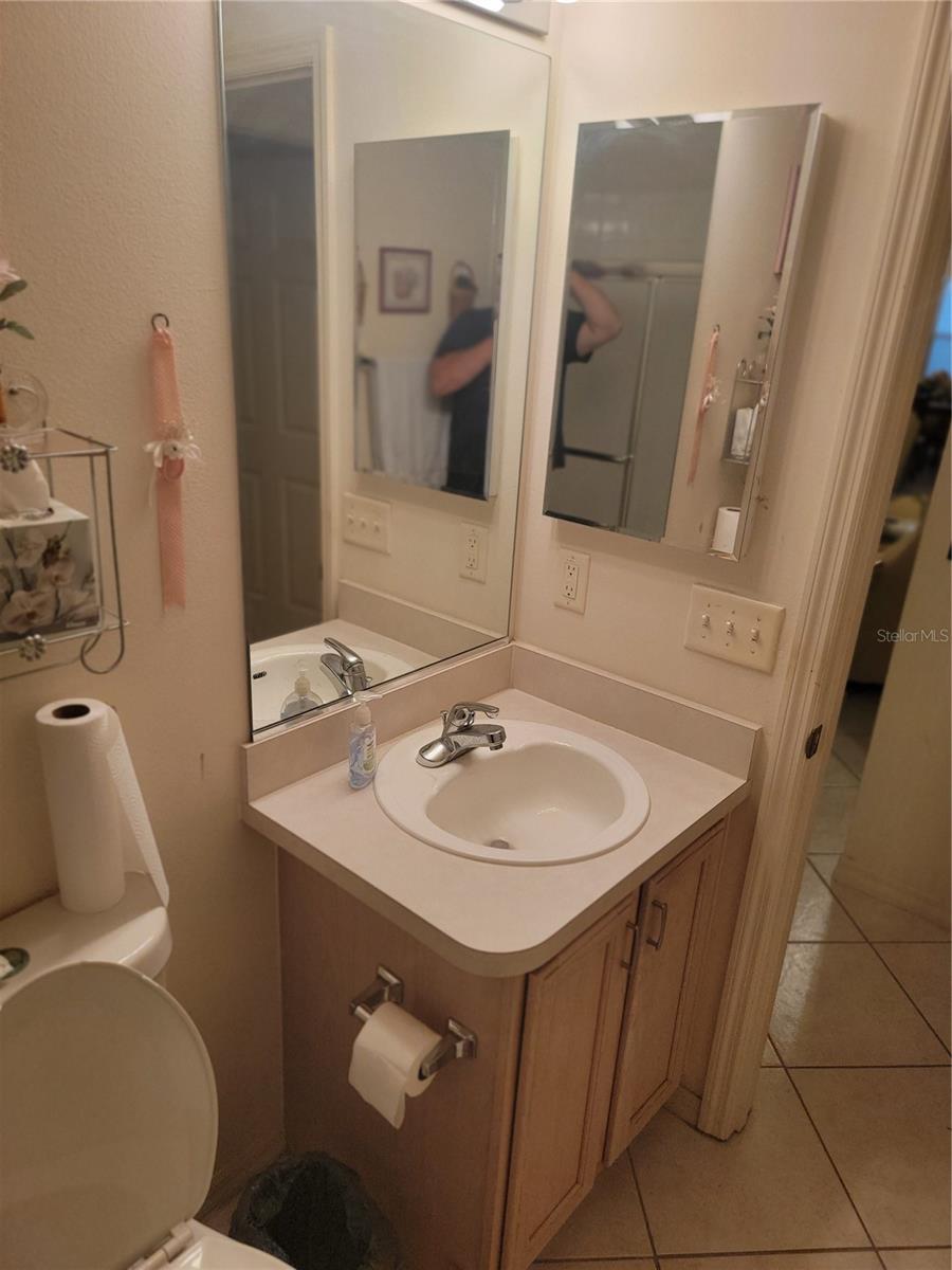 Image 25 of 39 For 1033 Oak Forest Drive