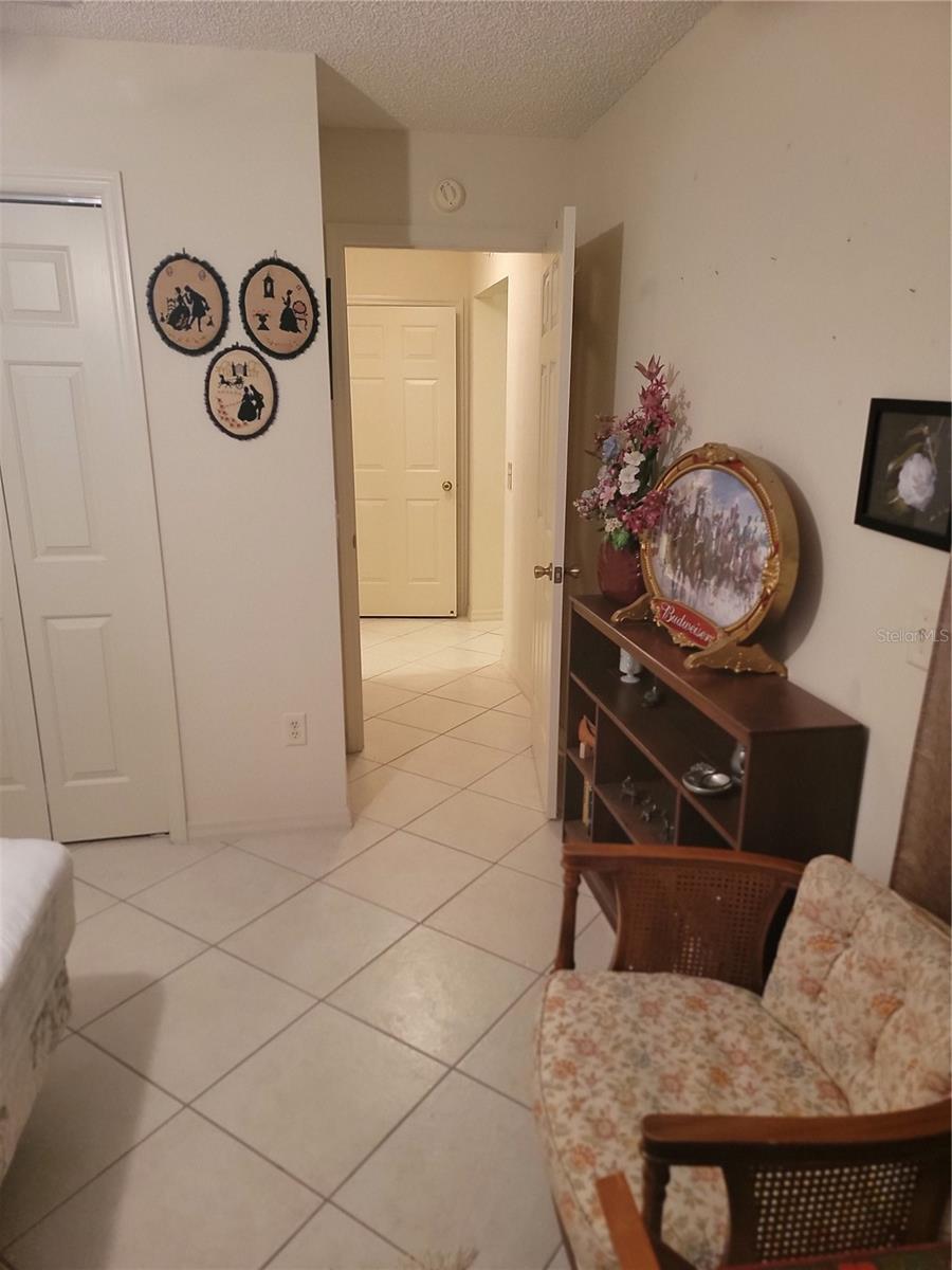 Image 29 of 39 For 1033 Oak Forest Drive