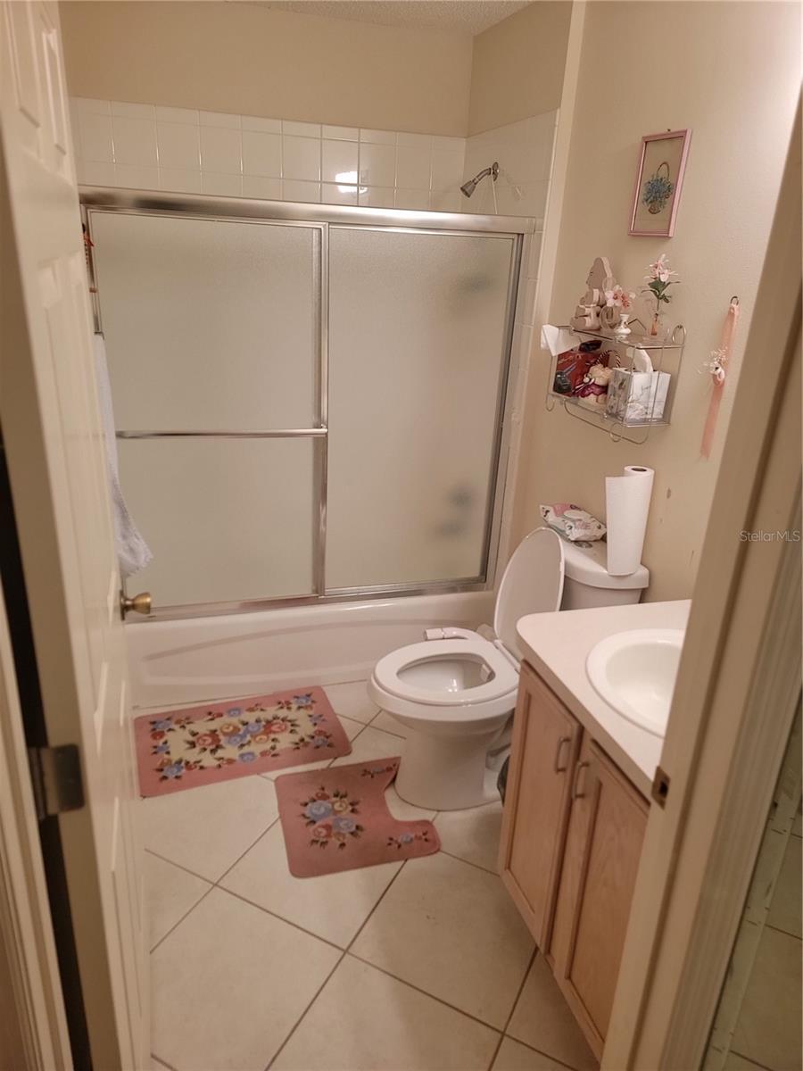 Image 30 of 39 For 1033 Oak Forest Drive