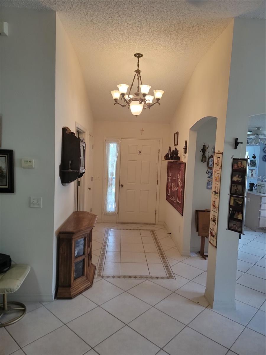 Image 8 of 39 For 1033 Oak Forest Drive