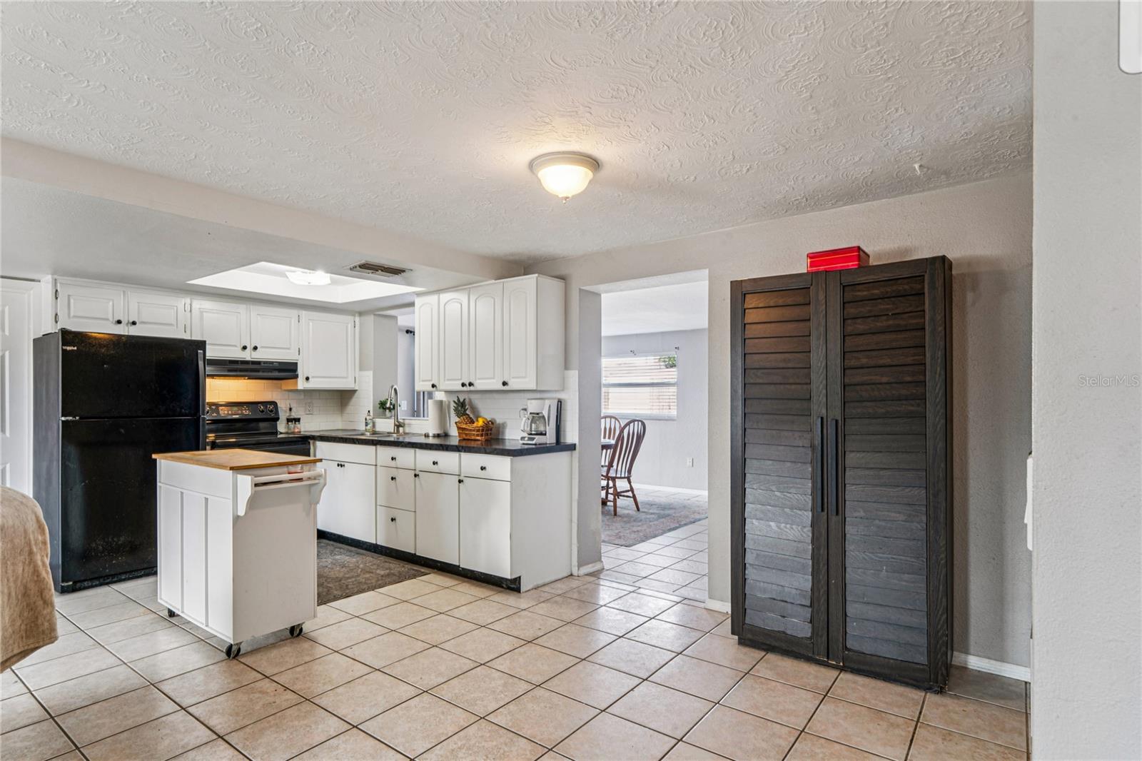 Listing photo id 14 for 7401 Country Club Drive