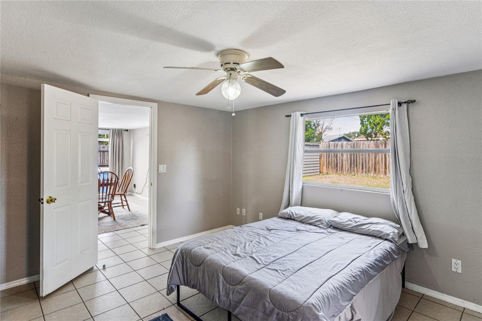 Listing photo id 18 for 7401 Country Club Drive